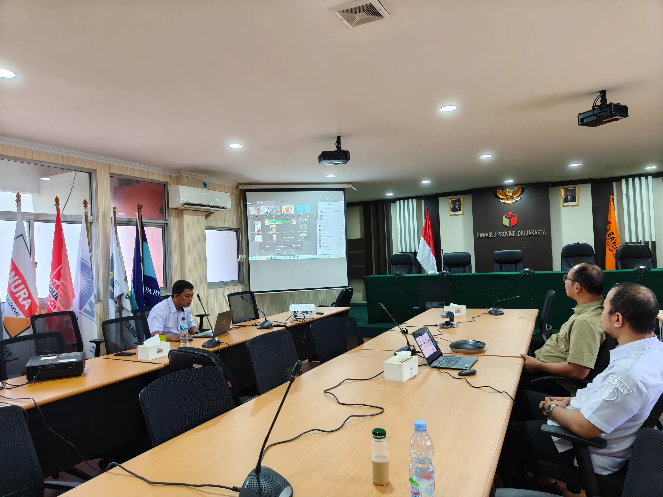 BAWASLU PROVINSI DKI JAKARTA LAKSANAKAN EVALUASI HASIL SELF ASSESSMENT QUESTION (SAQ) MONEV KETERBUKAAN INFORMASI PUBLIK BAWASLU KABUPATEN/KOTA SE-PROVINSI DKI JAKARTA