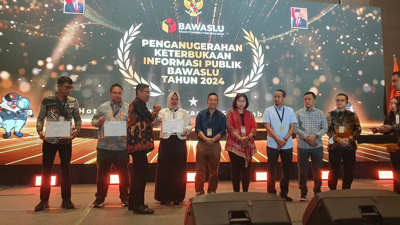 Ketiga Kalinya, PPID Bawaslu Maluku Raih Predikat Informatif Pada Penganugerahan Keterbukaan Informasi Publik